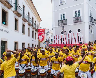 Batismo baiano de Ancelotti: percussionistas do Olodum dão boas-vindas ao técnico