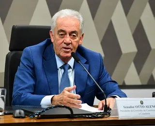 Otto Alencar se desentende com senador durante análise de PEC