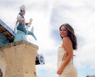 Solteira, Paolla Oliveira curte o Carnaval de Salvador em cima do trio