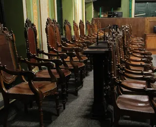 Câmara de Salvador recua e cancela sessão que votaria projeto de vereadores
