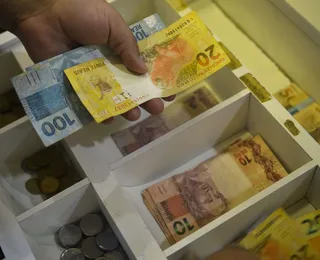 Salário mínimo reajustado de 2026 começa a ser pago; veja valor