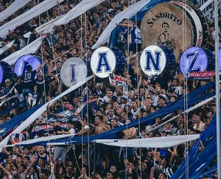 Torcida invade CT e agride atletas após escândalo de violência sexual