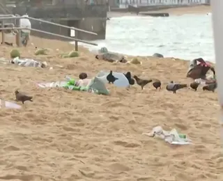 Verão aumenta geração de lixo e impacta turismo na Bahia