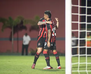 Vitória joga bem e vence o Remo por 2 a 0 na estreia do Brasileirão
