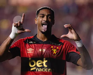 Vitória pode envolver atleta contestado para contratar centroavante