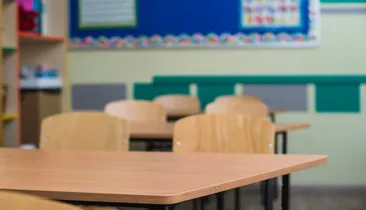 Adolescente é espancada aos sair da escola após rejeitar pedido de namoro do colega