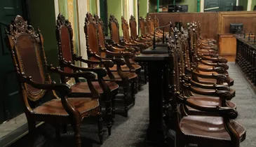 Câmara de Salvador recua e cancela sessão que votaria projeto de vereadores