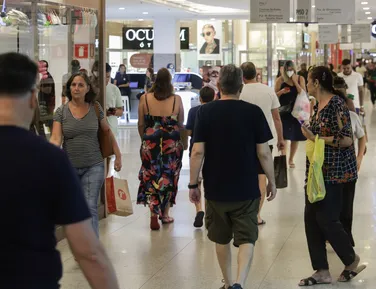 Férias e Carnaval: consumo das famílias cresce e puxa serviços na Bahia - Imagem