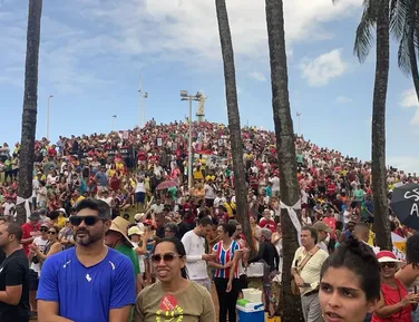 Ato na Barra reúne milhares em protesto contra PL que reduz pena de Bolsonaro - Imagem