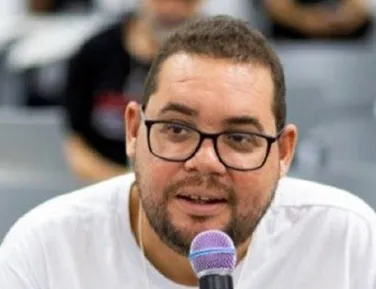 Diácono baiano leva literatura regional a Paris - Imagem