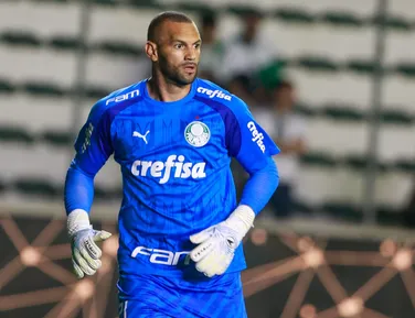 Goleiro especulado no Bahia fecha com gigante do futebol brasileiro - Imagem