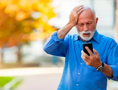 Quatro em cada dez idosos já caíram em fraudes financeiras - Imagem