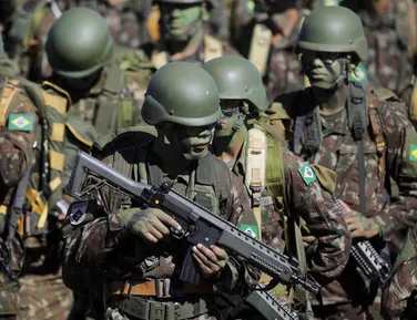 Soldado é condenado por usar pênis para acordar colega durante serviço - Imagem