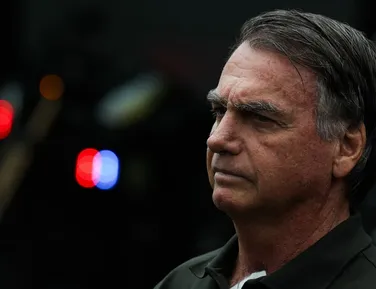 Bolsonaro segue estável na UTI e recebe oxigênio por cateter - Imagem