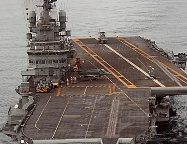 Por que o Brasil afundou seu maior navio de guerra? O motivo é mais perigoso do que parece - Imagem