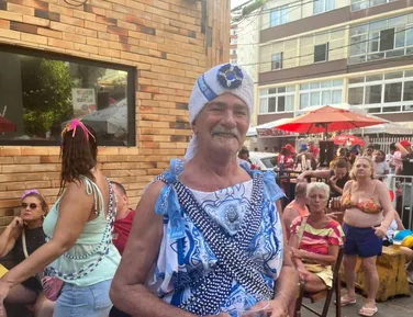 Gandhy de "todes": foliões LGBTs celebram diversidade no tapete branco - Imagem