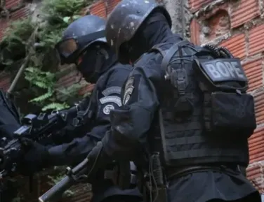 Homem morre após granada explodir no seu cinto durante confronto em Salvador - Imagem