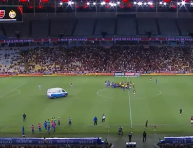 Clube atualiza estado de saúde de atleta que convulsionou em campo - Imagem
