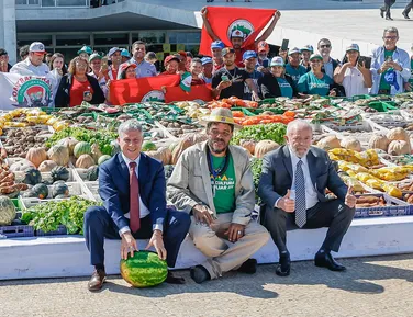 Lula anuncia novidades ao MST durante evento em Salvador - Imagem