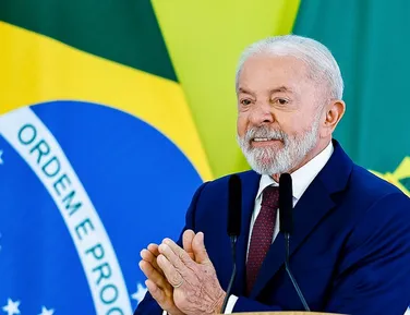 Lula anuncia trava em bets aos endividados e defende fim da escala 6x1 - Imagem