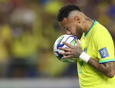 Neymar desabafa sobre copa: "Muito complicado ser eu e aturar vocês" - Imagem