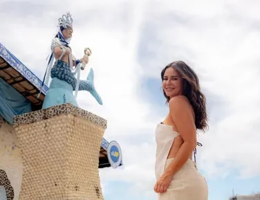 Solteira, Paolla Oliveira curte o Carnaval de Salvador em cima do trio - Imagem