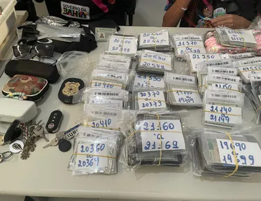 Até câmera digital! Veja o que os foliões mais perderam no Carnaval de Salvador - Imagem