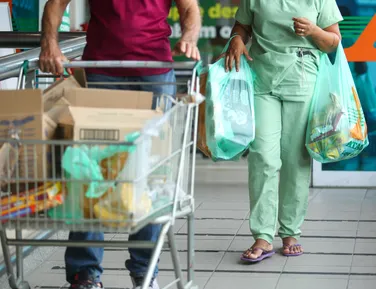 Adeus ICMS e ISS: saiba quais produtos podem baixar de preço com o novo IVA - Imagem