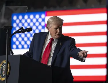 Trump acusa escritor de armar contra ele no caso Epstein - Imagem