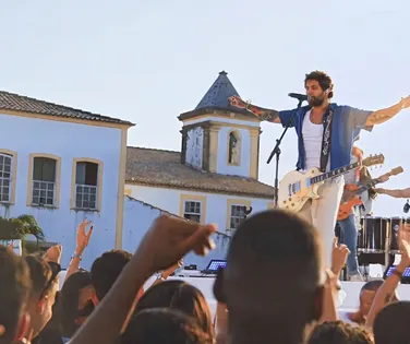 Banda Jammil faz show gratuito para celebrar primeiro pôr do sol do verão - Imagem