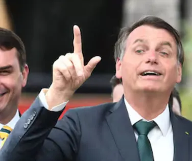Mesmo preso, Bolsonaro terá direito a assessores, carros e segurança - Imagem