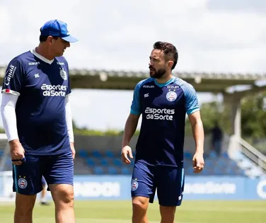 Ceni e Éverton Ribeiro lideram prêmio de craque do Brasileirão - Imagem