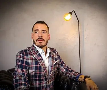 "Calvo do Campari", influenciador RedPill, é preso por agredir a namorada - Imagem