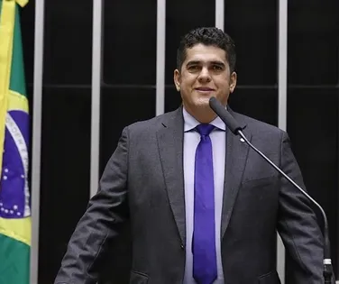Deputado Antônio Doido teria jogado celular pela janela para evitar apreensão - Imagem