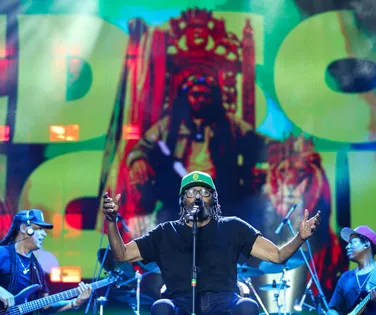 Edson Gomes rebate boatos de fim de carreira e celebra conquista - Imagem