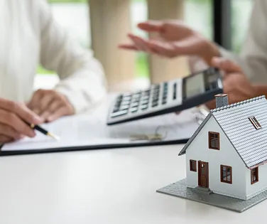 Especialistas projetam queda da inflação e diminuição de juros em 2026 - Imagem