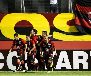 Ex-Vitória rescinde contrato na Europa e negocia com clube da Série A - Imagem