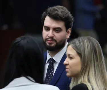 Ex-assessor especial de Bolsonaro é preso após decisão de Moraes - Imagem