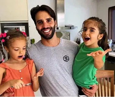 Filhas de Ivete curtem dia na Fenagro ao lado do pai, Daniel Cady - Imagem