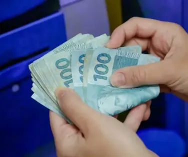 Governo confirma que salário mínimo será de R$ 1.621 em 2026 - Imagem