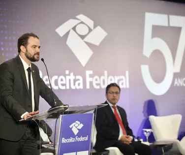 Haddad tem prazo definido na Fazenda; cotado para vaga já age como ministro - Imagem