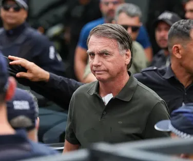 Laudo da PF conclui que Bolsonaro precisa de cirurgia - Imagem