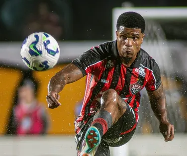 Jamerson deve reestrear pelo Vitória após sete meses de recuperação - Imagem