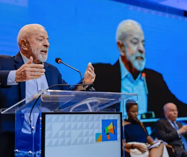 Lula veta mudança na idade máxima para ingressar na PM e Bombeiros - Imagem