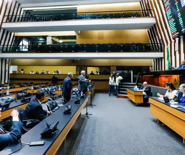 Na Alba, antes quem obstruía era a esquerda, mas agora é a direita - Imagem