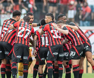 Não ficam! Vitória confirma saídas de volante e centroavante - Imagem