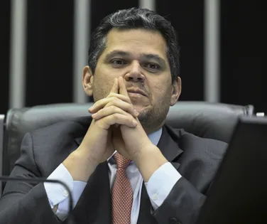 Microfone aberto revela "previsão" de Alcolumbre em derrota de Messias - Imagem