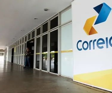 Correios: contratação de R$ 800 mil sem licitação gera polêmica - Imagem