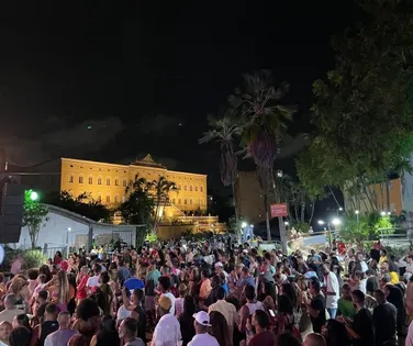 Praça famosa do Pelourinho agora leva nome de criador do samba-reggae - Imagem