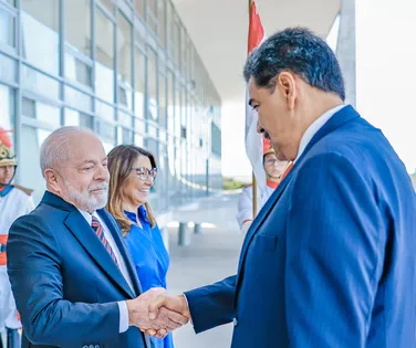 Lula condena prisão de Maduro: "Interferência inaceitável" - Imagem